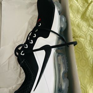 Nike Vapormax Never Worn!!